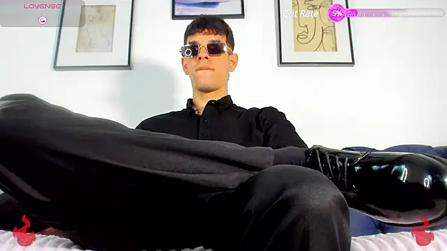 Snapshot of BRAYHAMBROWN chatting on March 22, 10:59 pm BRAYHAMBROWN online show from March 22, 10:59 pm