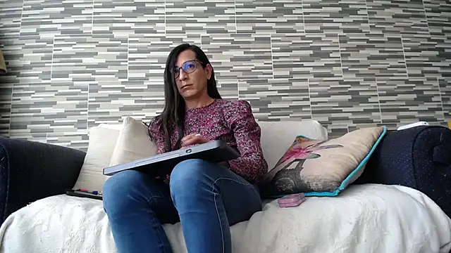 VioletaGomezCo online show from November 18, 8:57 pm