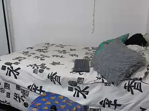 Snapshot of charlotte_077 chatting on March 19, 7:40 am charlotte 077 online show from March 19, 7:40 am