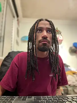 Snapshot of hotcamboy420 chatting on December 13, 5:38 am hotcamboy420 online show from December 13, 5:38 am