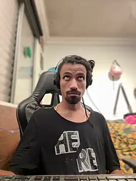 Snapshot of hotcamboy420 chatting on January 30, 6:03 am hotcamboy420 online show from January 30, 6:03 am