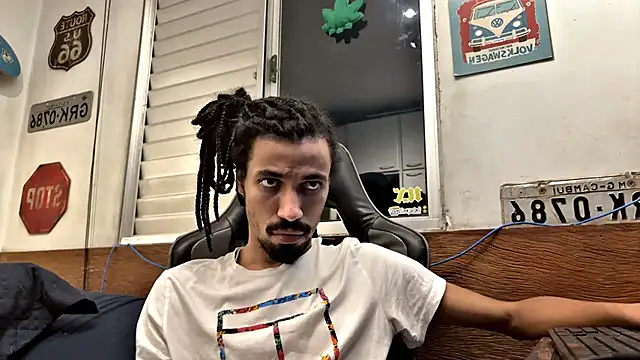 Snapshot of hotcamboy420 chatting on January 31, 11:13 pm hotcamboy420 online show from January 31, 11:13 pm