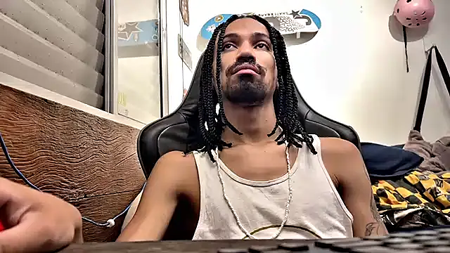 Snapshot of hotcamboy420 chatting on February 6, 10:53 pm hotcamboy420 online show from February 6, 10:53 pm