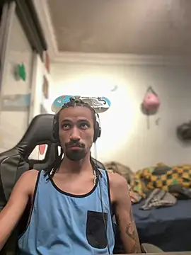 Snapshot of hotcamboy420 chatting on February 17, 3:25 am hotcamboy420 online show from February 17, 3:25 am