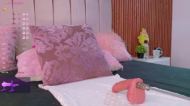 Snapshot of cristal_subin69 chatting on November 18, 12:20 pm cristal subin69 online show from November 18, 12:20 pm