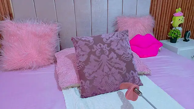 Snapshot of cristal_subin69 chatting on November 28, 12:08 pm cristal subin69 online show from November 28, 12:08 pm