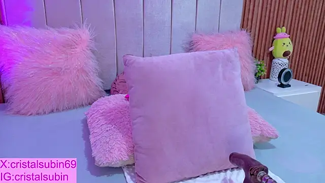 Snapshot of cristal_subin69 chatting on December 16, 11:37 am cristal subin69 online show from December 16, 11:37 am