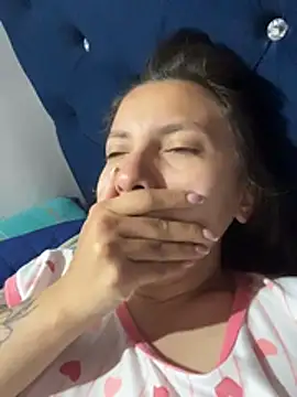 karlamorris  online show from March 1, 11:12 am