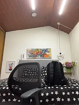 Snapshot of karlamorris_ chatting on May 2, 1:38 pm karlamorris online show from May 2, 1:38 pm