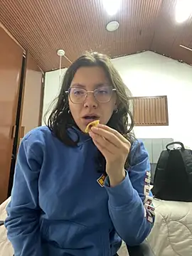 Snapshot of karlamorris_ chatting on July 22, 1:25 pm karlamorris online show from July 22, 1:25 pm