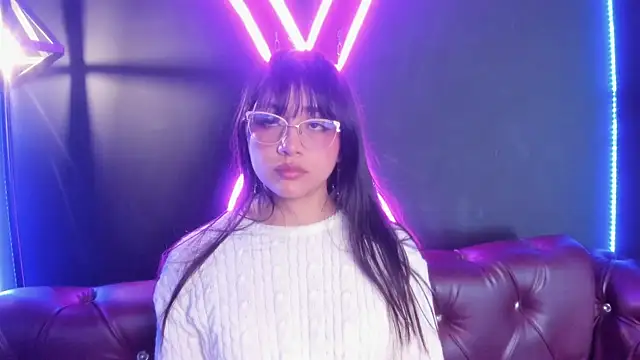 Snapshot of Sophy_SmileSweet chatting on February 1, 2:45 pm Sophy SmileSweet online show from February 1, 2:45 pm