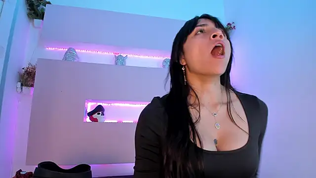 Snapshot of Sophy_SmileSweet chatting on February 18, 11:44 am Sophy SmileSweet online show from February 18, 11:44 am