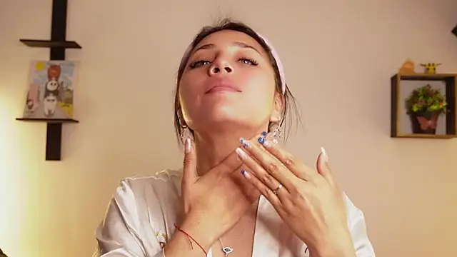 Snapshot of Sophy_SmileSweet chatting on October 14, 11:00 am Sophy SmileSweet online show from October 14, 11:00 am