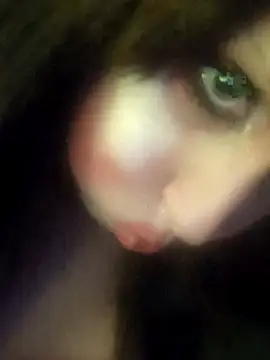 Snapshot of youka_tr chatting on May 22, 11:43 pm youka tr online show from May 22, 11:43 pm