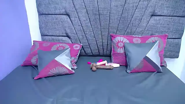 Snapshot of Briannacastello chatting on December 21, 10:17 am Briannacastello online show from December 21, 10:17 am