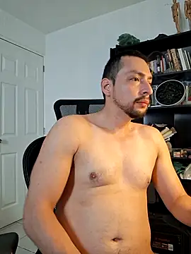 Snapshot of Andresarr93 chatting on June 8, 10:21 pm Andresarr93 online show from June 8, 10:21 pm