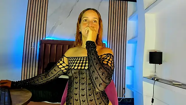 Snapshot of ChloeParkss_ chatting on February 4, 11:49 am ChloeParkss online show from February 4, 11:49 am