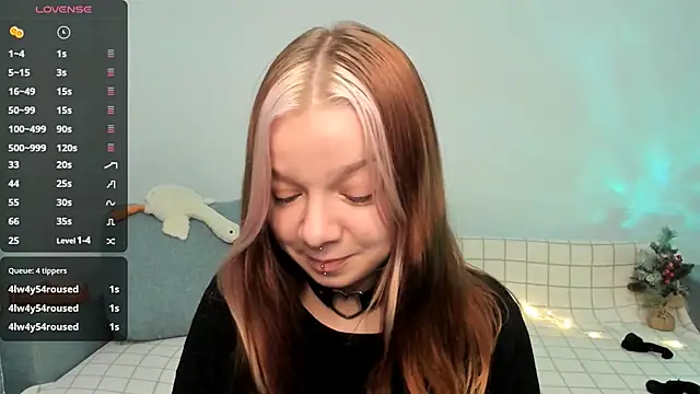 crystal lilith online show from December 10, 1:22 pm