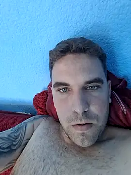 Snapshot of elcarli13 chatting on June 14, 3:47 pm elcarli13 online show from June 14, 3:47 pm