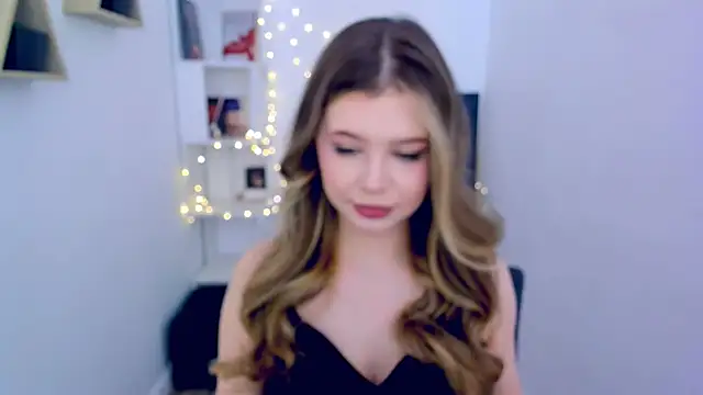 Snapshot of FollowLovee chatting on March 19, 11:39 am FollowLovee online show from March 19, 11:39 am