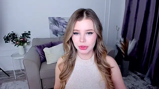 Snapshot of FollowLovee chatting on October 4, 7:34 pm FollowLovee online show from October 4, 7:34 pm