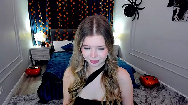 Snapshot of FollowLovee chatting on October 15, 7:47 pm FollowLovee online show from October 15, 7:47 pm