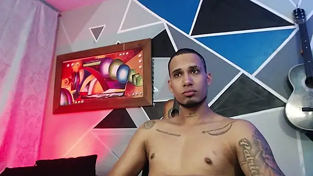 MagnusFrost online show from March 19, 7:40 pm