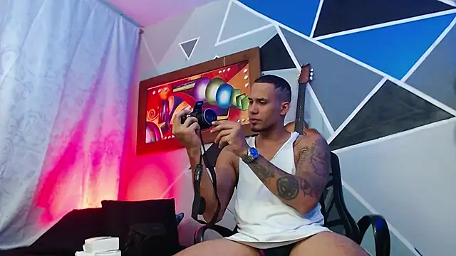 MagnusFrost online show from March 20, 7:19 pm