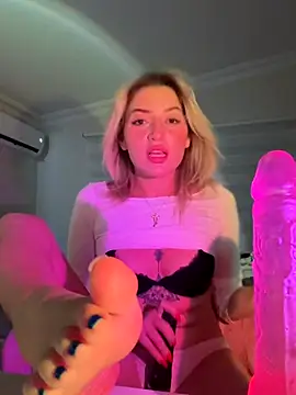 yaprakmericc online show from December 22, 9:12 pm