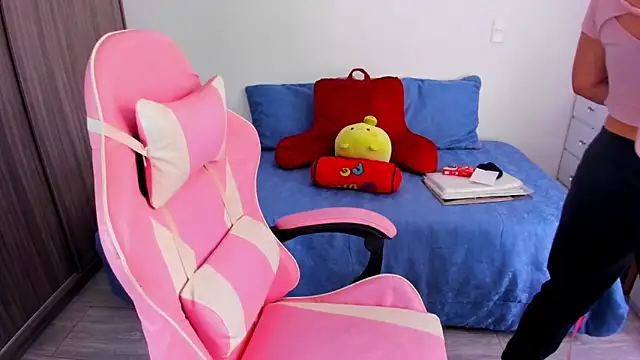 Sofi Martinezz0 online show from September 21, 7:15 pm