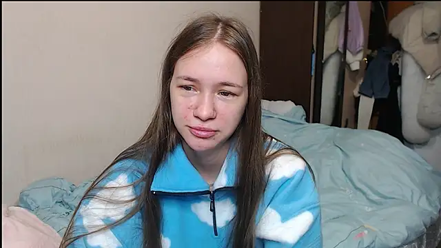 leila bambi  online show from February 13, 4:28 pm