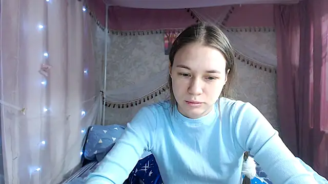 leila bambi  online show from January 17, 10:53 am