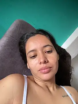 Snapshot of juliana_0796 chatting on May 17, 4:14 pm juliana 0796 online show from May 17, 4:14 pm