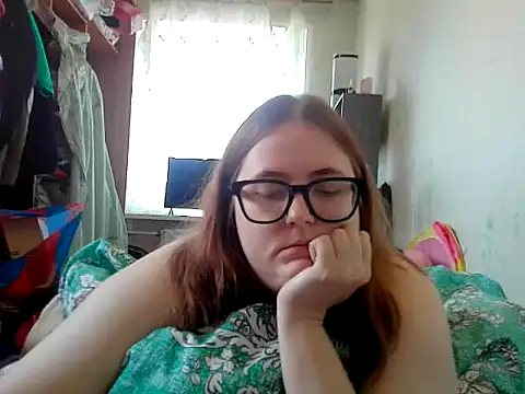 Snapshot of DesireMelissa chatting on June 23, 7:17 am DesireMelissa online show from June 23, 7:17 am