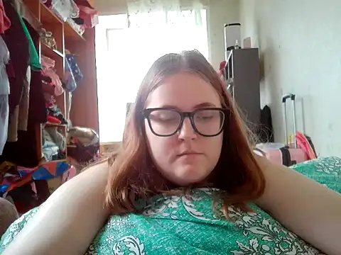 Snapshot of DesireMelissa chatting on June 29, 10:15 am DesireMelissa online show from June 29, 10:15 am