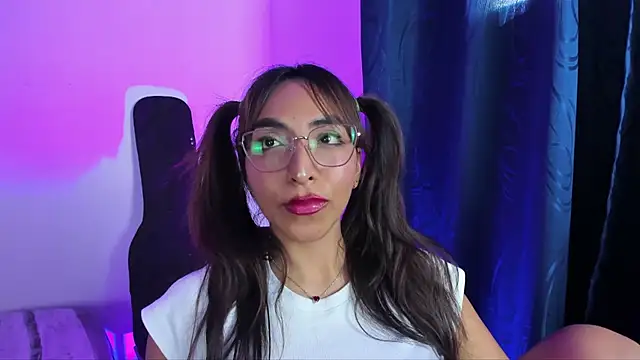 Snapshot of Leticia_brownn1 chatting on February 20, 7:30 pm Leticia brownn1 online show from February 20, 7:30 pm