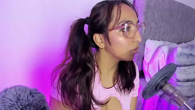 Leticia brownn1 online show from March 29, 4:51 pm