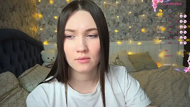 ChloeMillerMeow online show from February 28, 8:28 pm