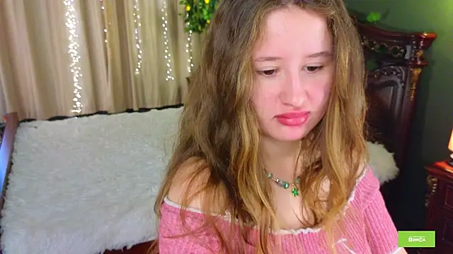 Snapshot of SquirtBabee chatting on July 29, 11:30 am SquirtBabee online show from July 29, 11:30 am