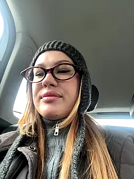 RinaCat online show from October 6, 5:05 am