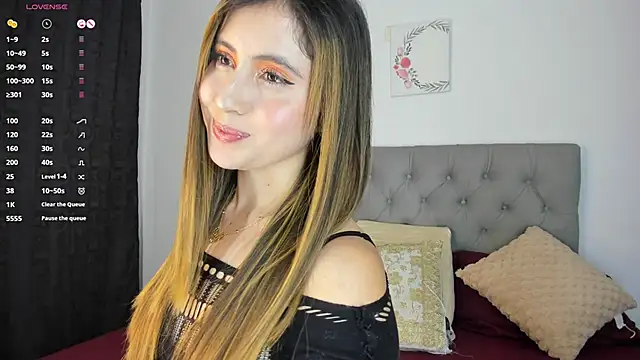 Snapshot of Nicol_Swift_ chatting on November 14, 12:31 am Nicol Swift online show from November 14, 12:31 am