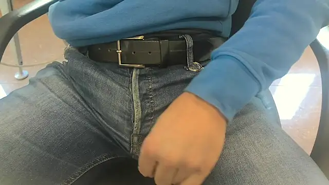 alessandroman2114 online show from March 25, 11:16 am