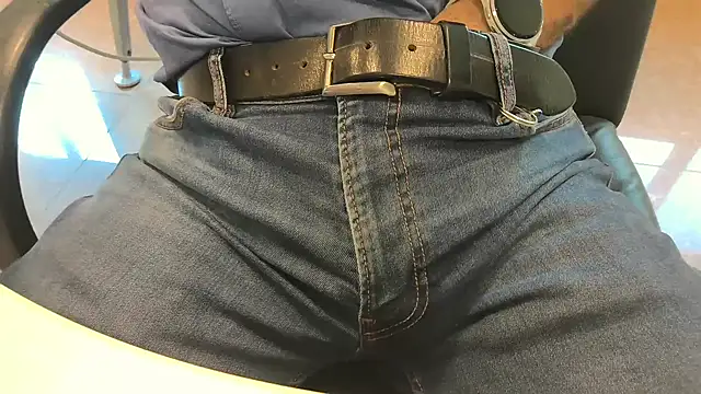 alessandroman2114 online show from April 21, 4:34 pm