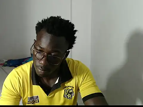  Lowmaypalacios online show from April 13, 6:13 pm