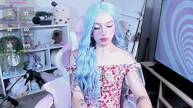 Snapshot of KloeKing__ chatting on June 3, 6:35 pm KloeKing online show from June 3, 6:35 pm
