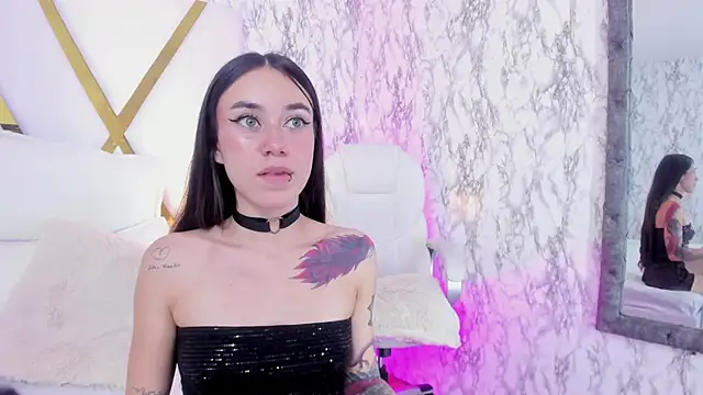 Snapshot of Athziry_ chatting on December 10, 12:28 am Athziry online show from December 10, 12:28 am