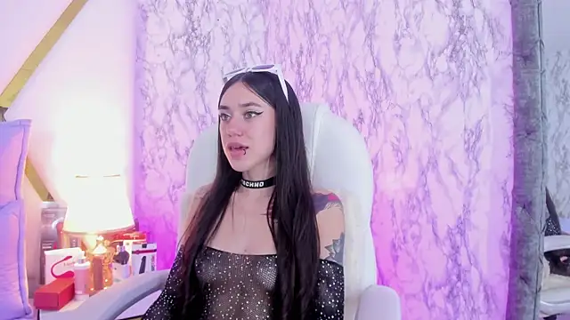 Snapshot of Athziry_ chatting on December 15, 10:50 am Athziry online show from December 15, 10:50 am