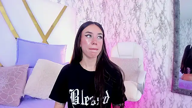 Snapshot of Athziry_ chatting on January 3, 9:47 pm Athziry online show from January 3, 9:47 pm