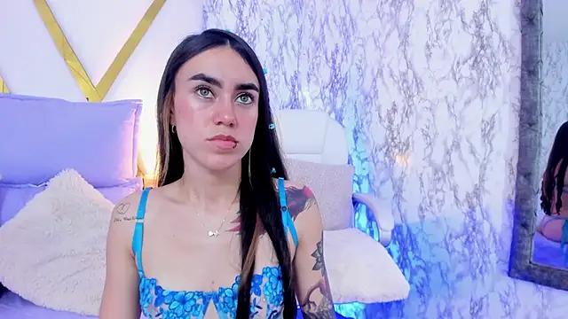 Snapshot of Athziry_ chatting on January 10, 8:26 pm Athziry online show from January 10, 8:26 pm