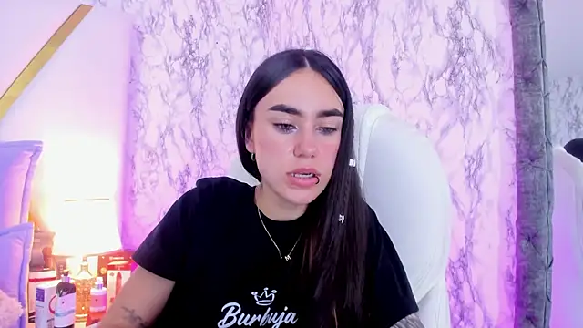 Snapshot of Athziry_ chatting on January 11, 6:23 pm Athziry online show from January 11, 6:23 pm